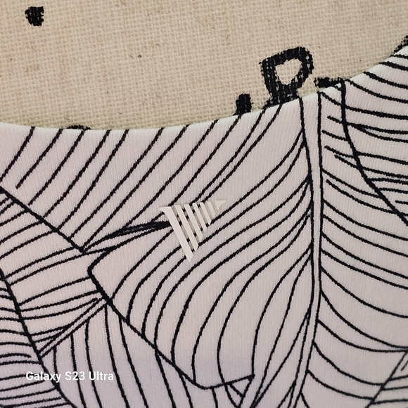 Victoria's Secret Leaf Print White Crop Top - Picture 5 of 5